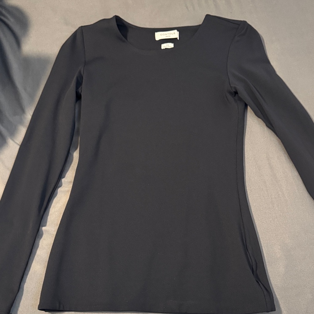 Aritzia Babaton Contour Hip Length Long Sleeve